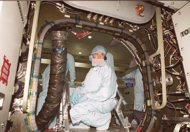NASA image: KSC-00pp1922