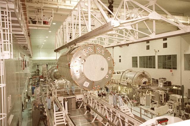 NASA image: KSC-00pp1945
