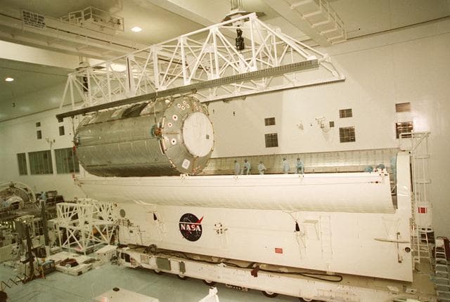 NASA image: KSC-00pp1948