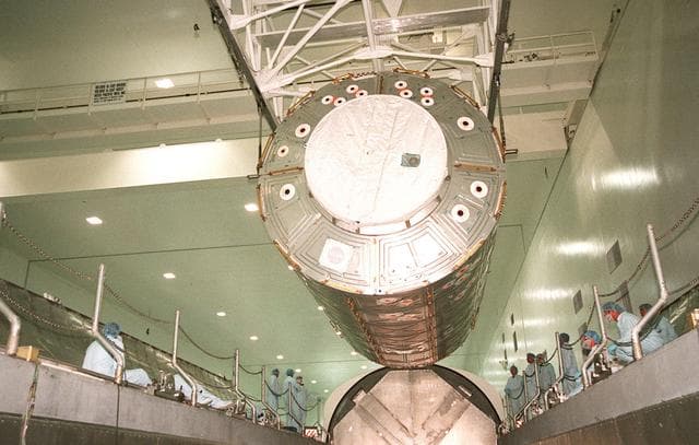 NASA image: KSC-00pp1949