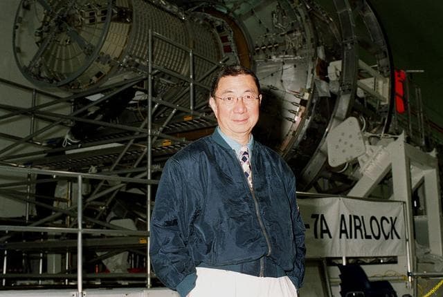 NASA image: KSC-00pp1959