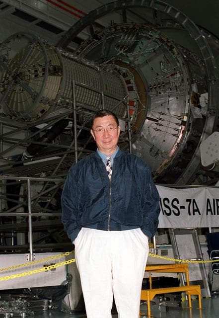 NASA image: KSC-00pp1960