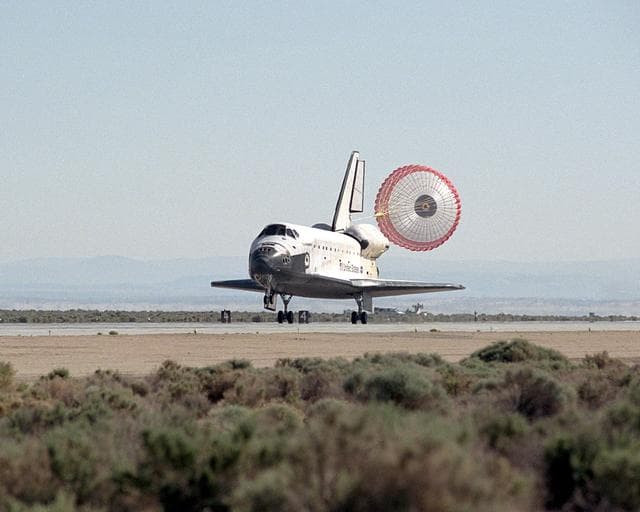 NASA image: KSC-01PP0948