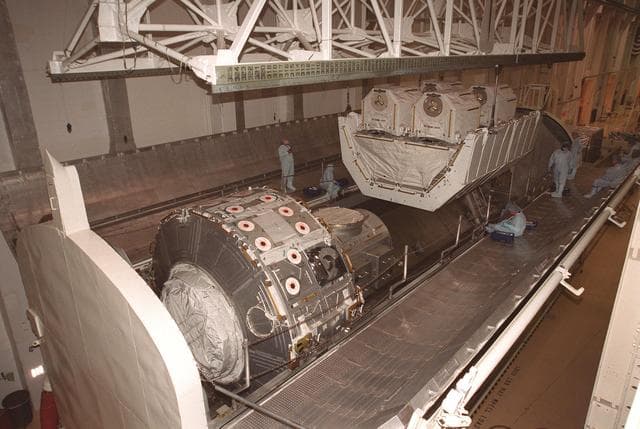 NASA image: KSC-01PP1009