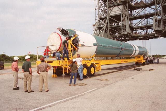 NASA image: KSC-01PP1025