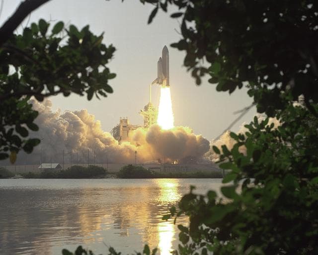 NASA image: KSC-01PP1466