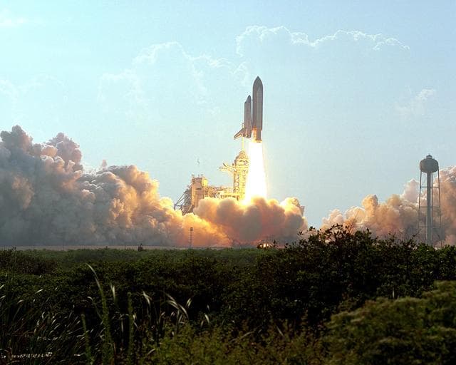 NASA image: KSC-01PP1471