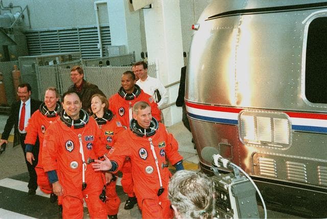 NASA image: KSC-01pp0040