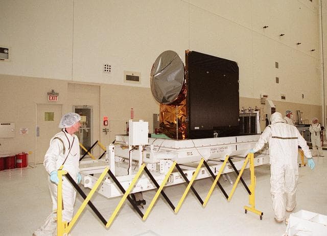 NASA image: KSC-01pp0070