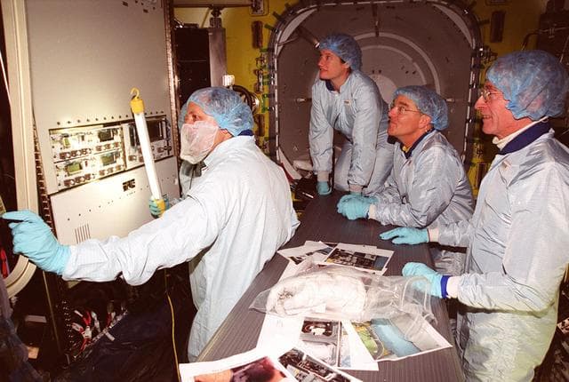 NASA image: KSC-01pp0219