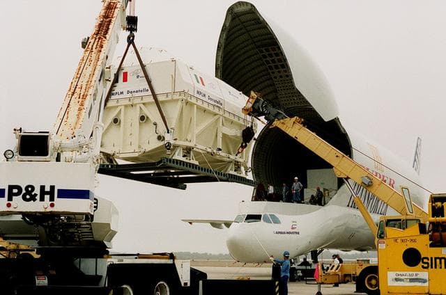 NASA image: KSC-01pp0242
