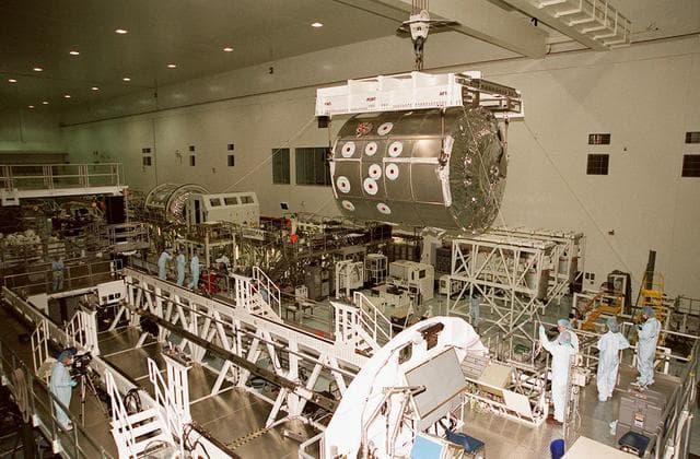 NASA image: KSC-01pp0253