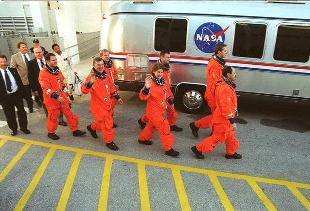 NASA image: KSC-01pp0319