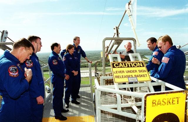 NASA image: KSC-01pp0331