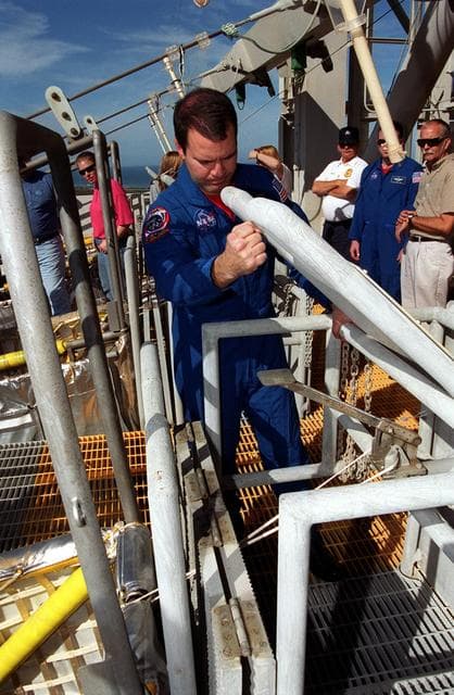 NASA image: KSC-01pp0333
