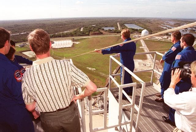 NASA image: KSC-01pp0334