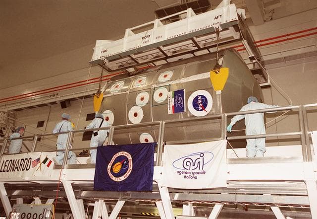 NASA image: KSC-01pp0353