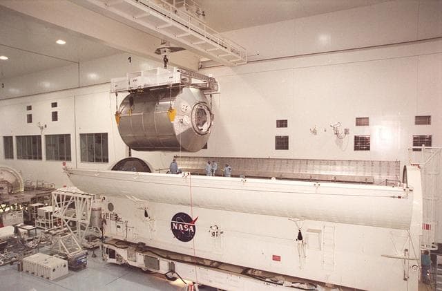 NASA image: KSC-01pp0356