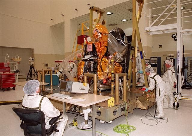 NASA image: KSC-01pp0480