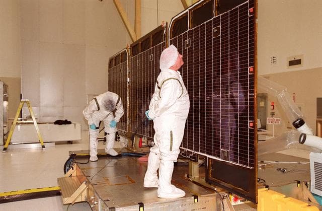 NASA image: KSC-01pp0487