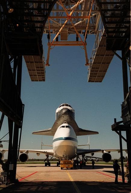 NASA image: KSC-01pp0498