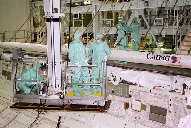 NASA image: KSC-01pp0546