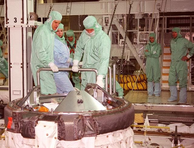 NASA image: KSC-01pp0547