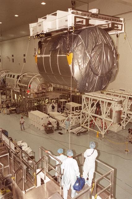 NASA image: KSC-01pp0667