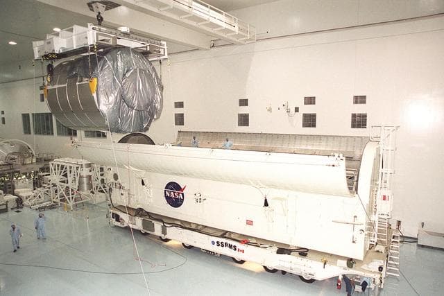 NASA image: KSC-01pp0669