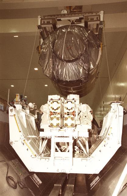 NASA image: KSC-01pp0671