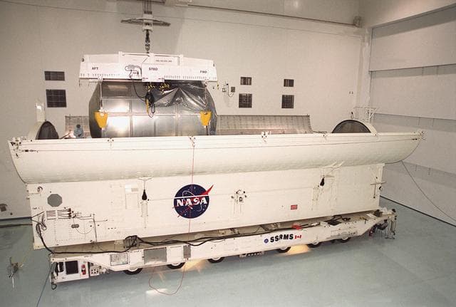 NASA image: KSC-01pp0672