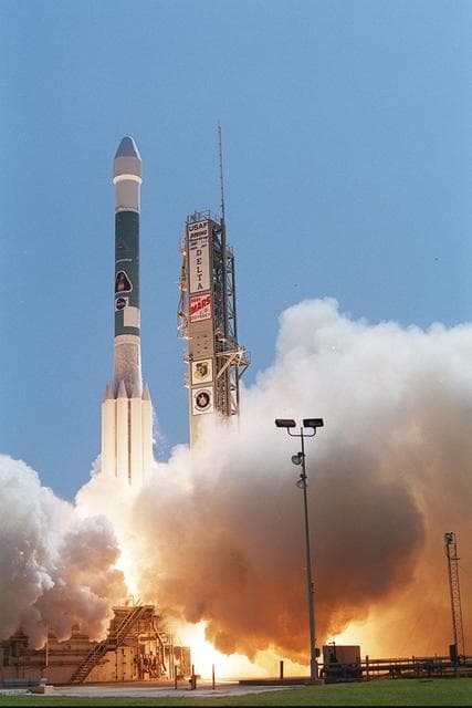 NASA image: KSC-01pp0744