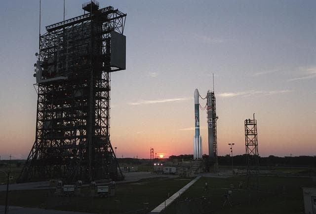 NASA image: KSC-01pp0747