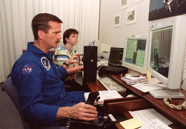 NASA image: KSC-01pp0805