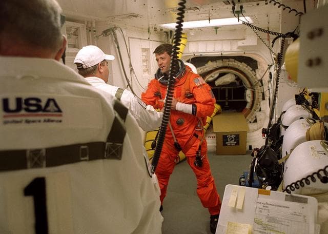 NASA image: KSC-01pp0836