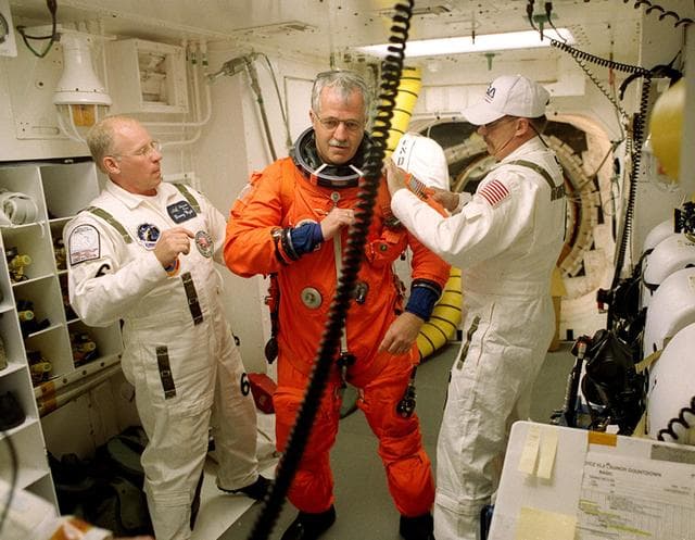 NASA image: KSC-01pp0840
