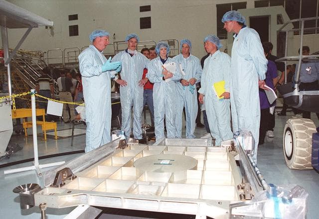 NASA image: KSC-01pp0860
