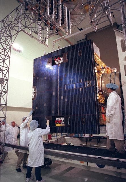 NASA image: KSC-01pp0873