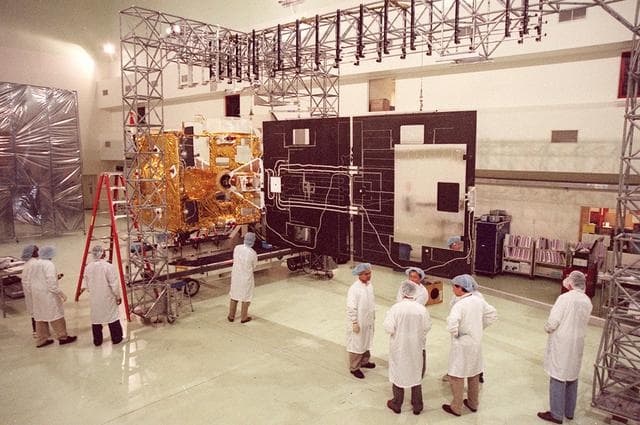 NASA image: KSC-01pp0877