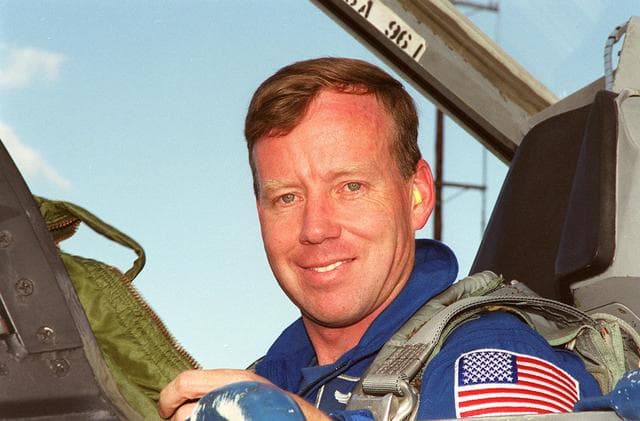 NASA image: KSC-01pp0935