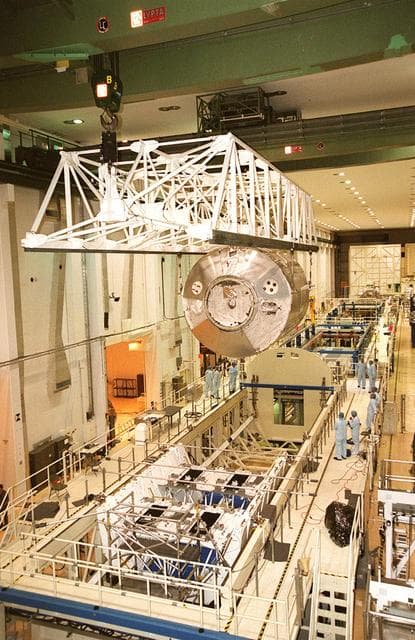 NASA image: KSC-01pp0946