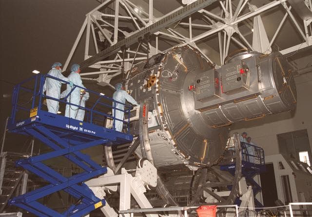 NASA image: KSC-01pp0957