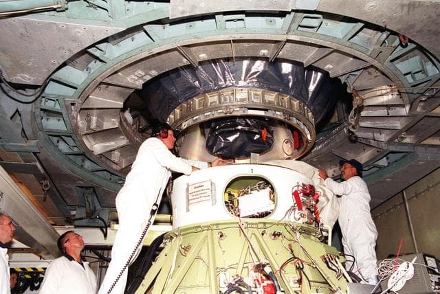 NASA image: KSC-01pp1173