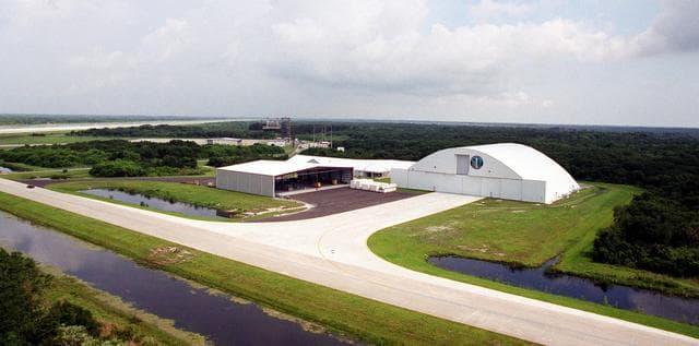 NASA image: KSC-01pp1183