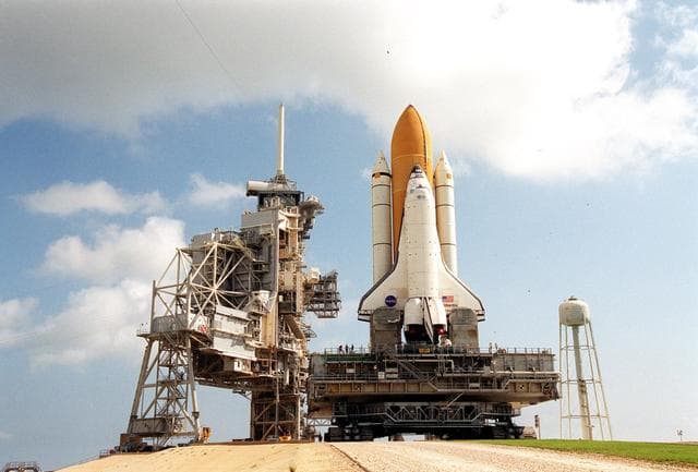 NASA image: KSC-01pp1184