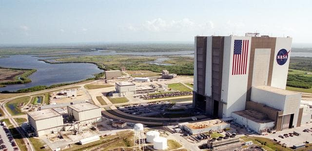 NASA image: KSC-01pp1187Crop
