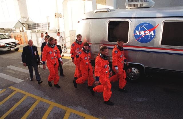 NASA image: KSC-01pp1216
