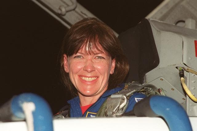 NASA image: KSC-01pp1255