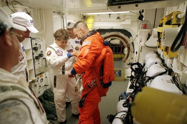 NASA image: KSC-01pp1293