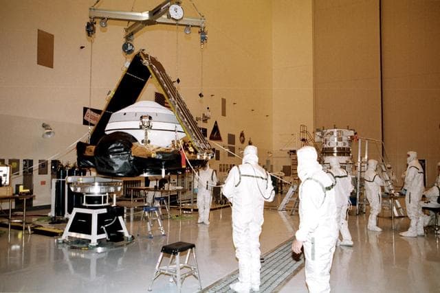 NASA image: KSC-01pp1296